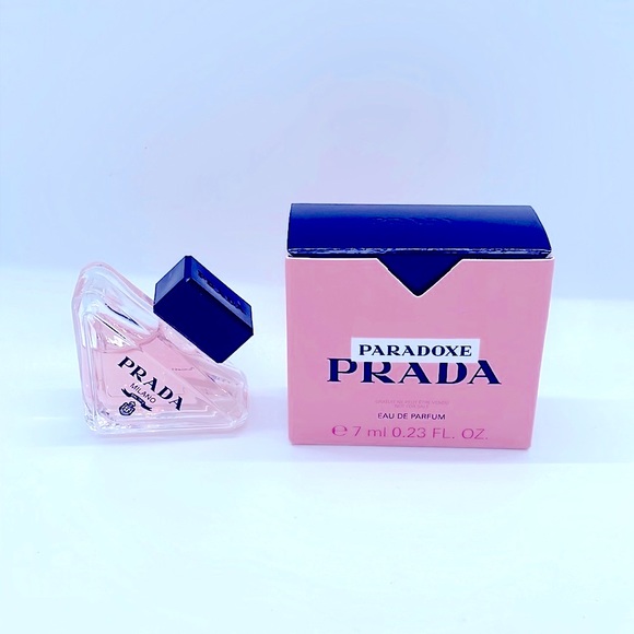 Prada Paradoxe Perfume - Mini Deluxe size 7 ml - Picture 3 of 5